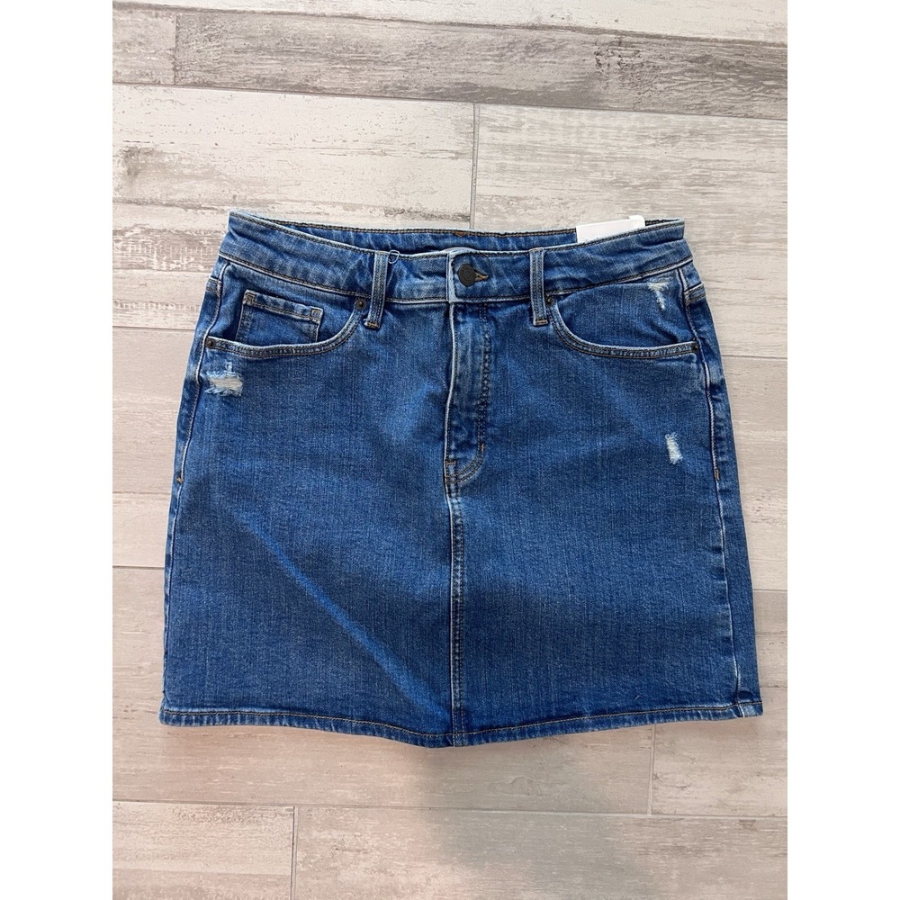 Old Navy Denim Mini Skirt 8 NWT Blue Stretch Denim Jean Casual Classic Distress